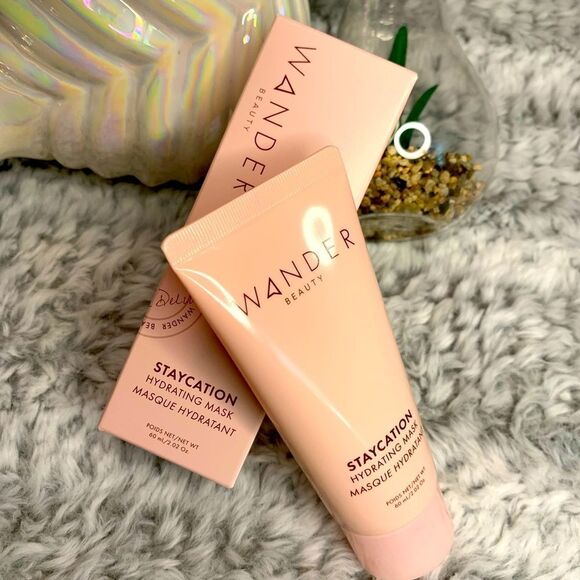Wander Beauty Staycation Mask - Picture 1 of 3